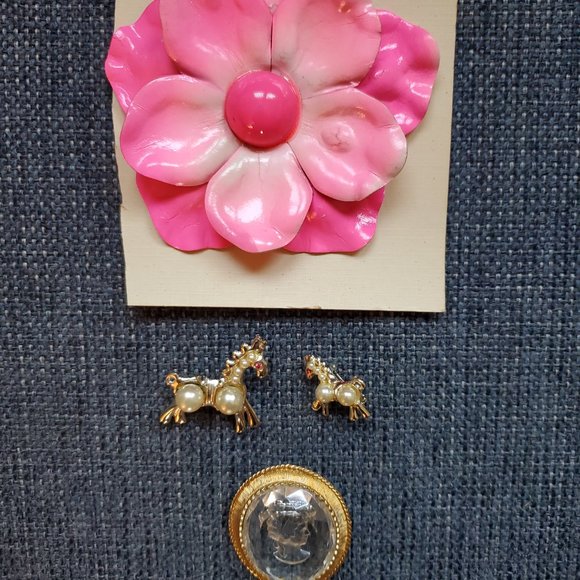 Large Collection of Vintage Costume Jewelry - Picture 5 of 7